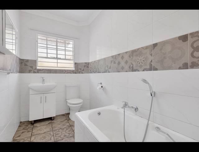 2 BEDROOM APARTMENT FOR SALE IN WINDSOR EAST